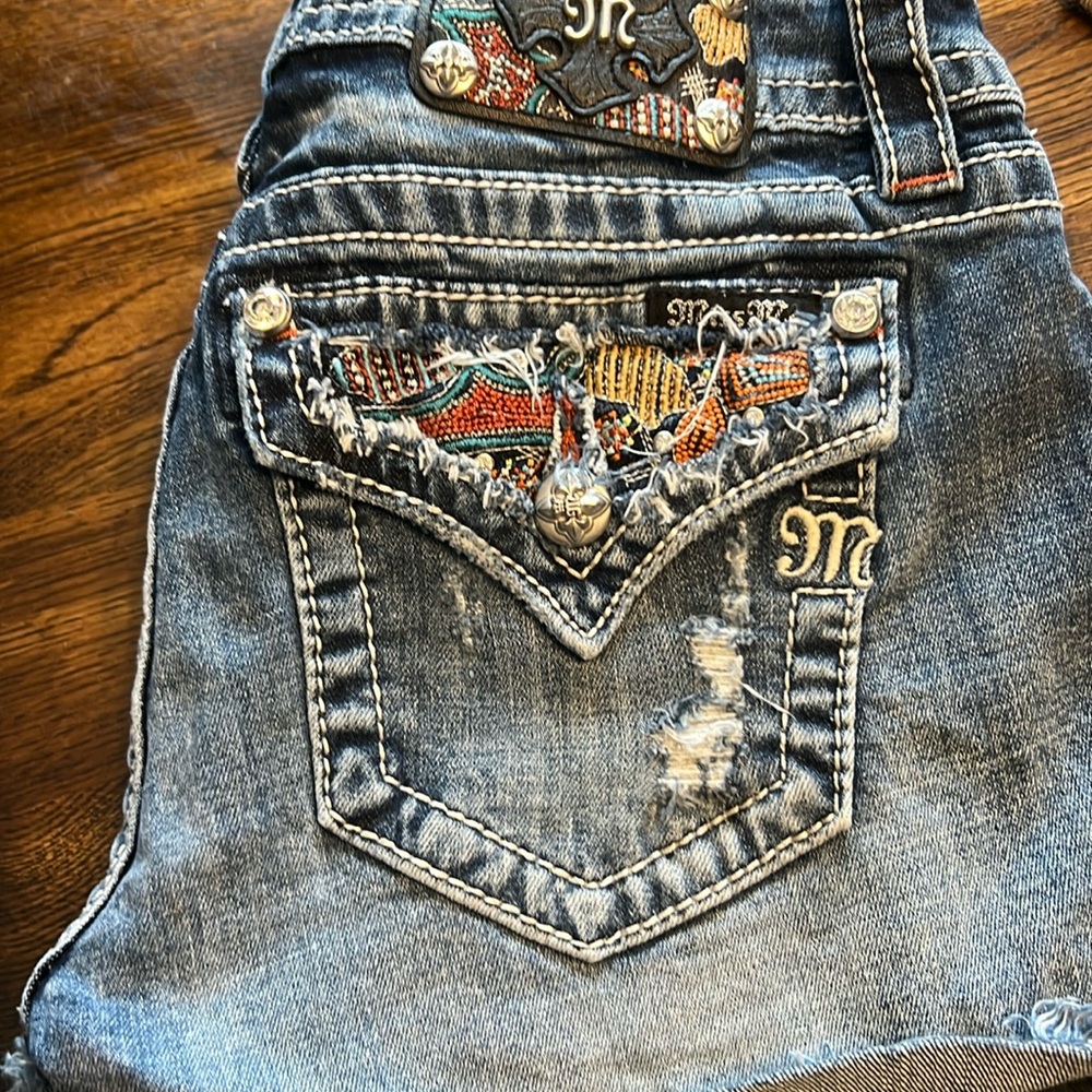 Miss Me Embroidered Flap Pocket Shorts size 29